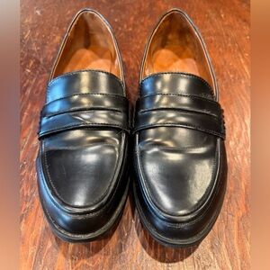 TARGET Universal Thread Black Penny Loafers - women’s size 9.5